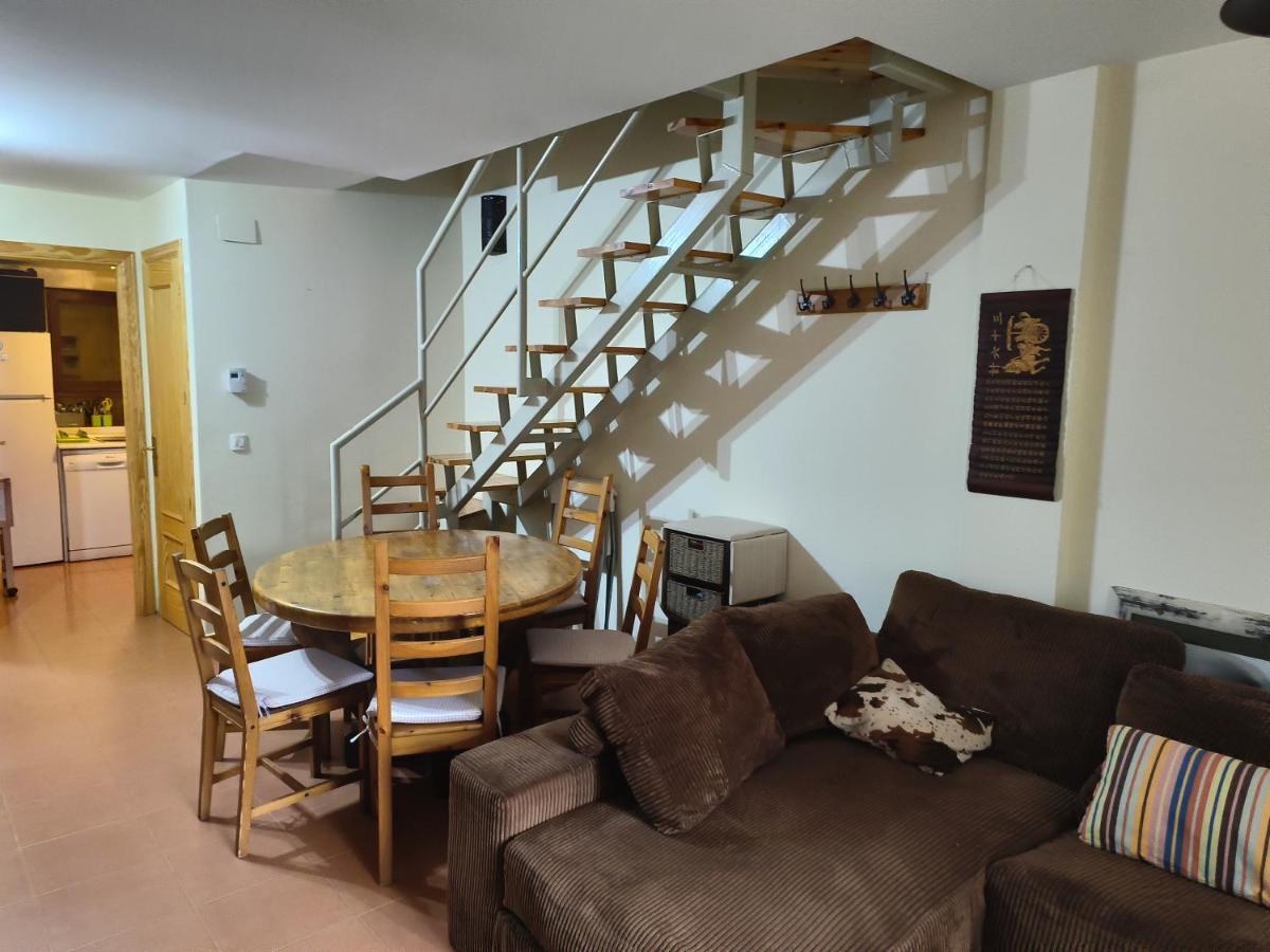 Duplex Con Jardin En Pirineos, Totalmente Equipado Διαμέρισμα Villanúa Εξωτερικό φωτογραφία